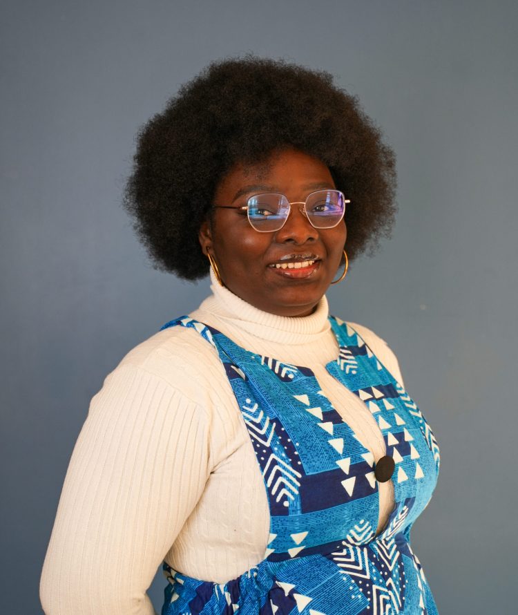 Portrait de Lynda Valérie candidate à l’atelier Qui Veut être mon boss ? En recherche d'emploi dans les Yvelines